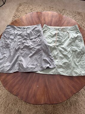 Mountain Hardwear Light Gray and Olive Outdoor Skirts